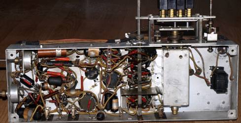 Philips 7-39A - widok na chassis od strony elementów